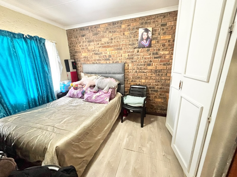 2 Bedroom Property for Sale in Noordrand Mpumalanga