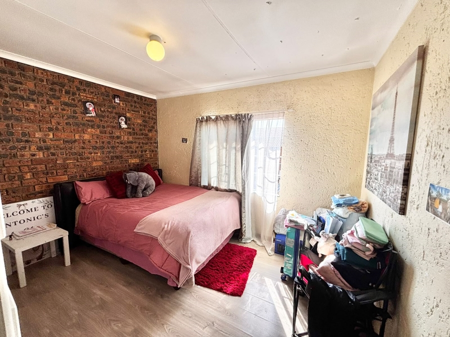 2 Bedroom Property for Sale in Noordrand Mpumalanga