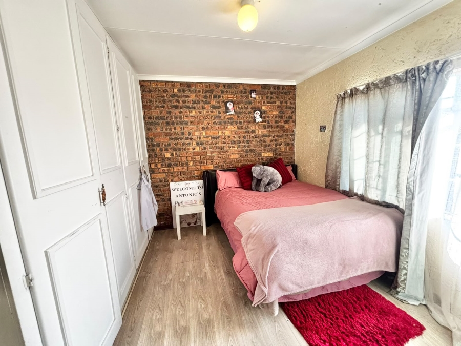 2 Bedroom Property for Sale in Noordrand Mpumalanga