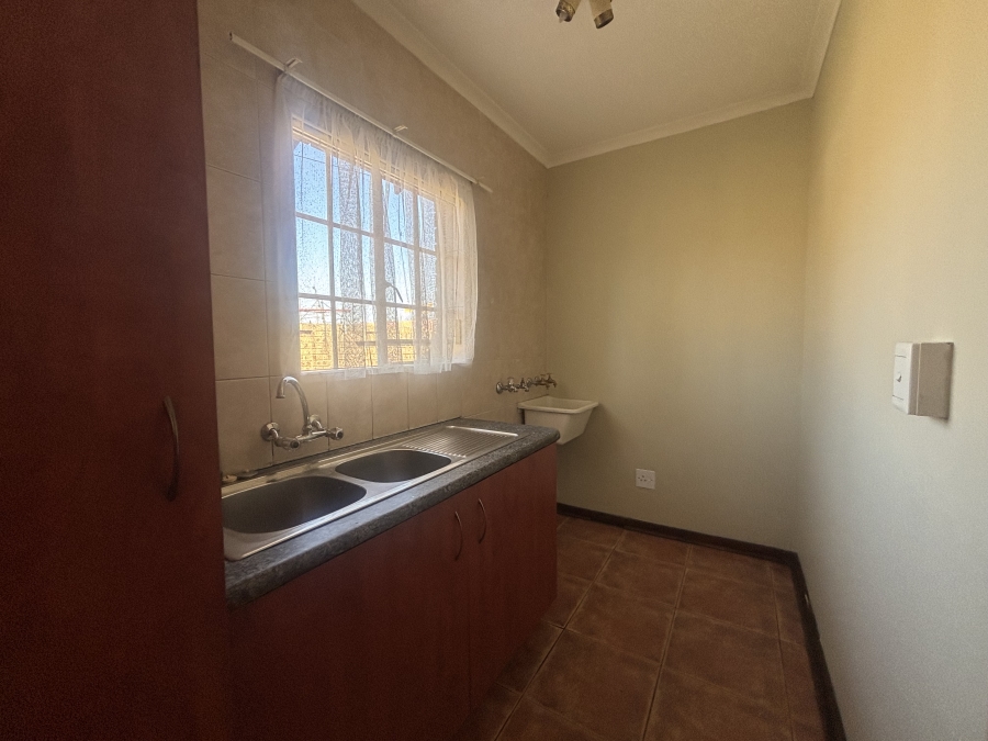 To Let 2 Bedroom Property for Rent in Reyno Ridge Mpumalanga