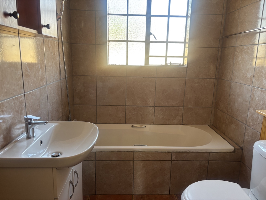 To Let 2 Bedroom Property for Rent in Reyno Ridge Mpumalanga