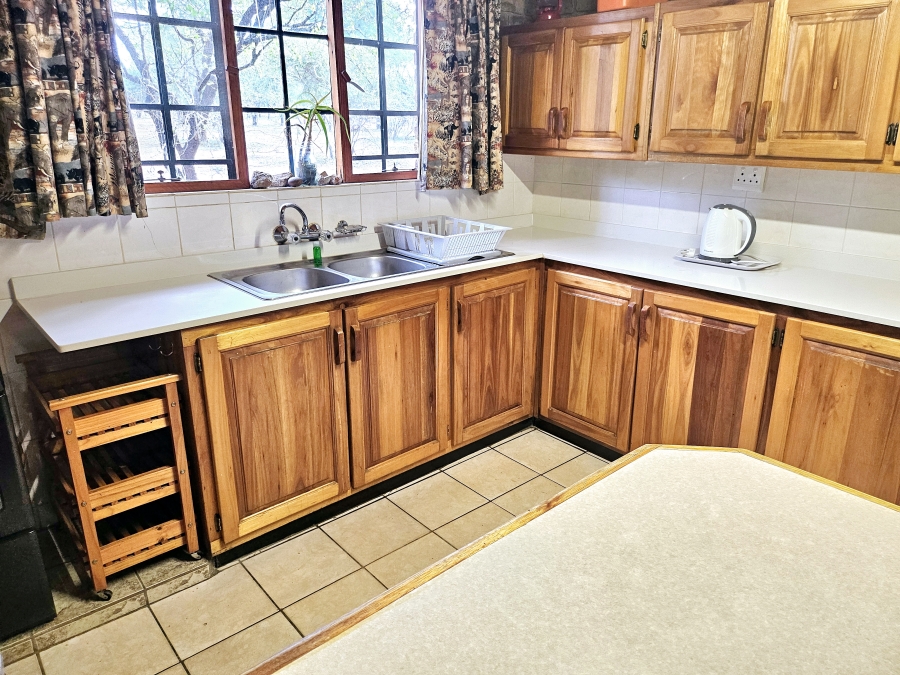 6 Bedroom Property for Sale in Marloth Park Mpumalanga