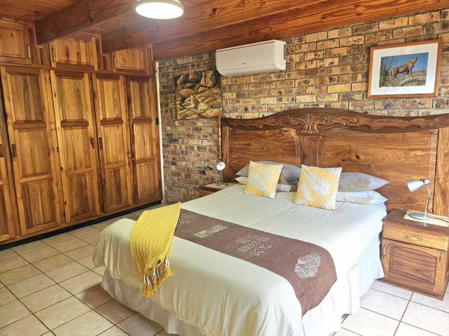 6 Bedroom Property for Sale in Marloth Park Mpumalanga