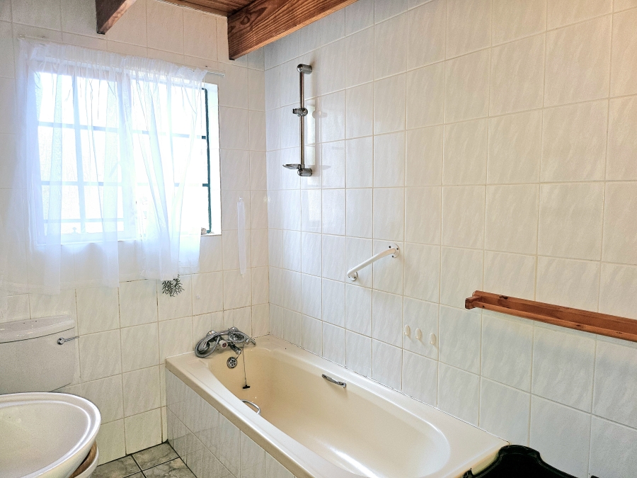 6 Bedroom Property for Sale in Marloth Park Mpumalanga