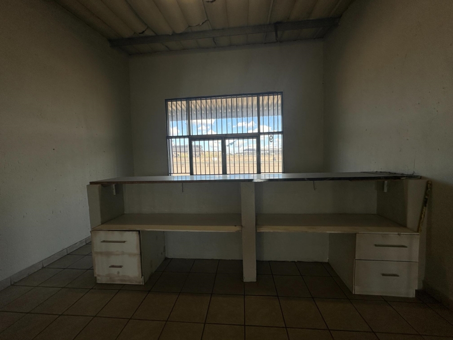 To Let Commercial Property for Rent in Naaupoort Mpumalanga