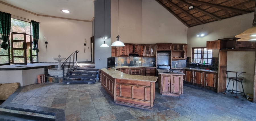 8 Bedroom Property for Sale in Nelspruit Rural Mpumalanga