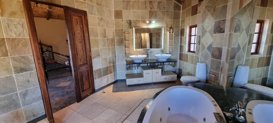 8 Bedroom Property for Sale in Nelspruit Rural Mpumalanga