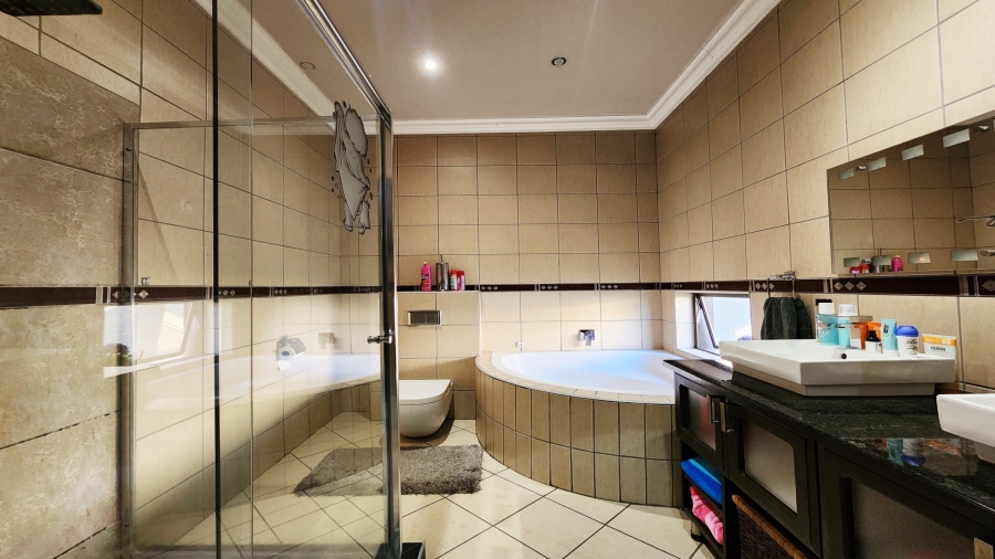 4 Bedroom Property for Sale in Malelane Mpumalanga