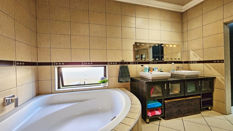 4 Bedroom Property for Sale in Malelane Mpumalanga