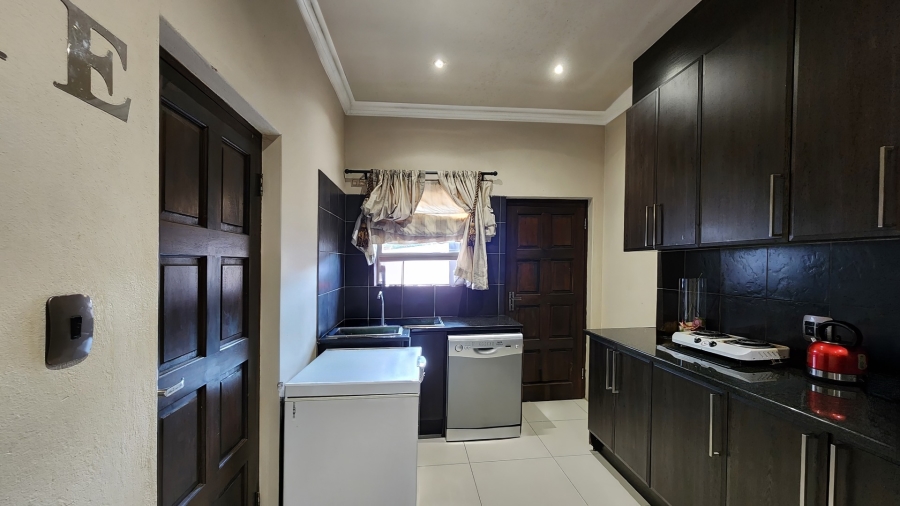4 Bedroom Property for Sale in Malelane Mpumalanga