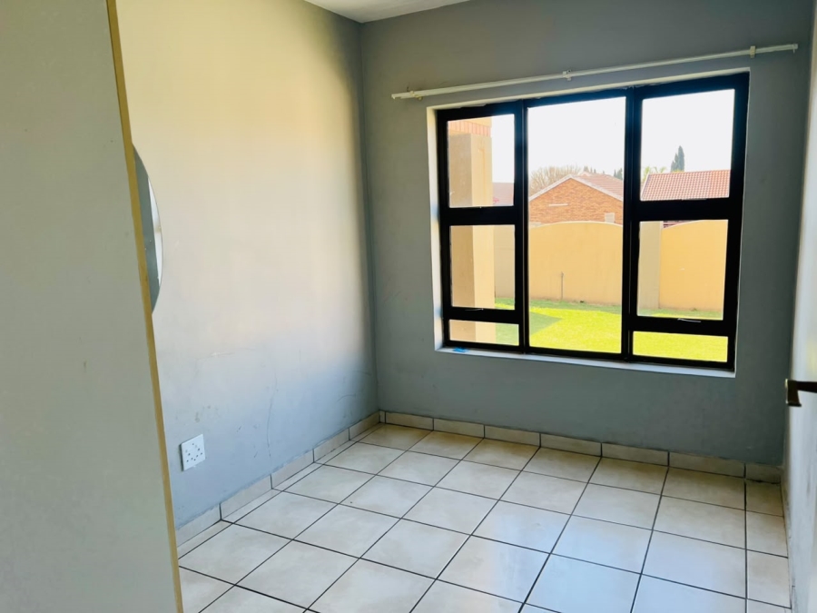To Let 2 Bedroom Property for Rent in Reyno Ridge Mpumalanga