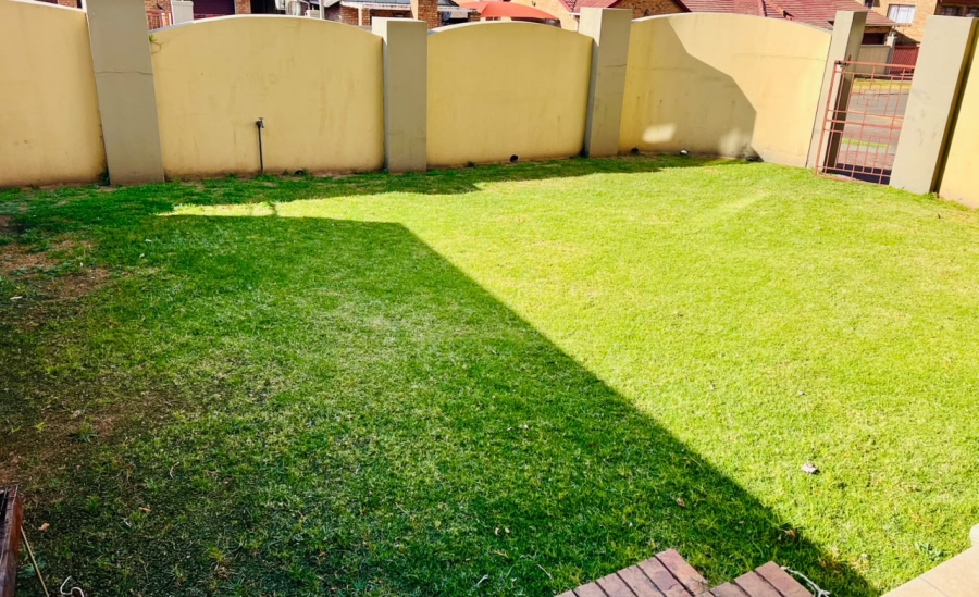 To Let 2 Bedroom Property for Rent in Reyno Ridge Mpumalanga