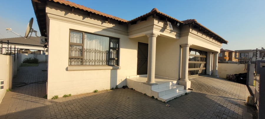 4 Bedroom Property for Sale in Aerorand Mpumalanga