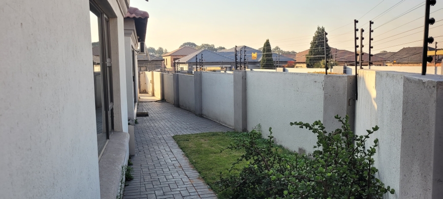 4 Bedroom Property for Sale in Aerorand Mpumalanga