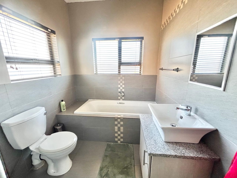 3 Bedroom Property for Sale in Terra Nova Mpumalanga