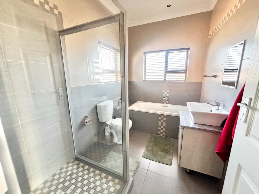 3 Bedroom Property for Sale in Terra Nova Mpumalanga