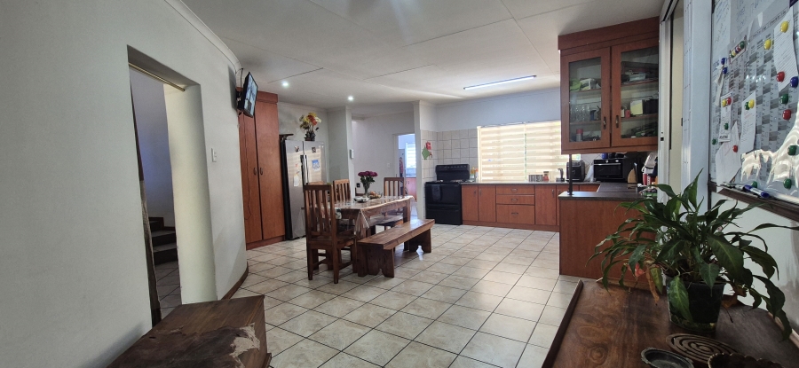 5 Bedroom Property for Sale in Nelspruit Ext 13 Mpumalanga