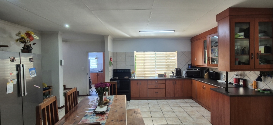 5 Bedroom Property for Sale in Nelspruit Ext 13 Mpumalanga