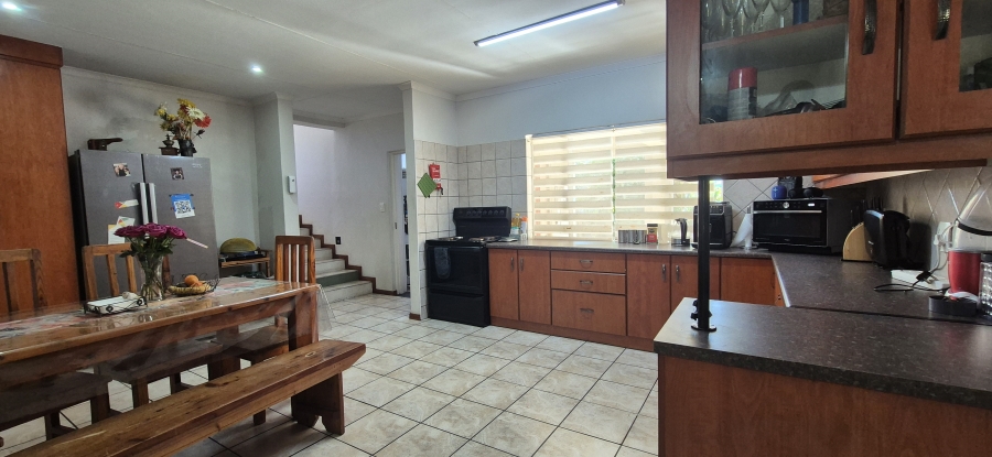 5 Bedroom Property for Sale in Nelspruit Ext 13 Mpumalanga