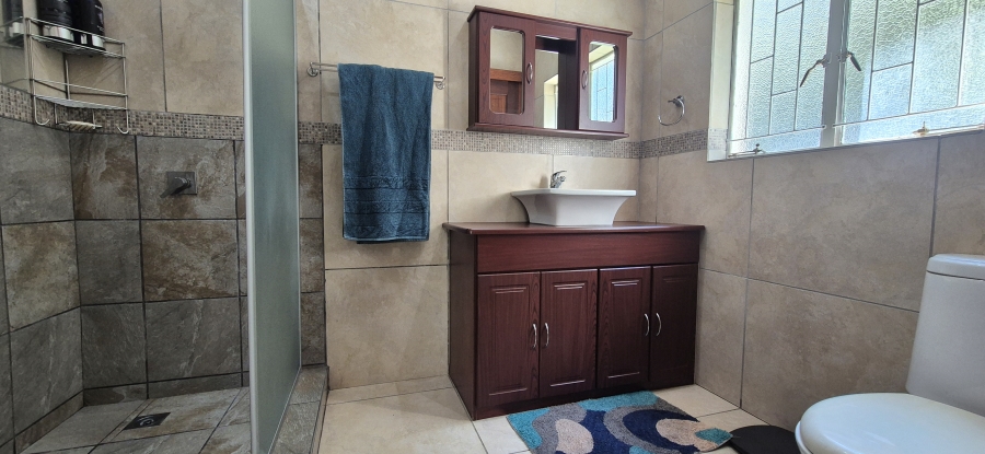 5 Bedroom Property for Sale in Nelspruit Ext 13 Mpumalanga