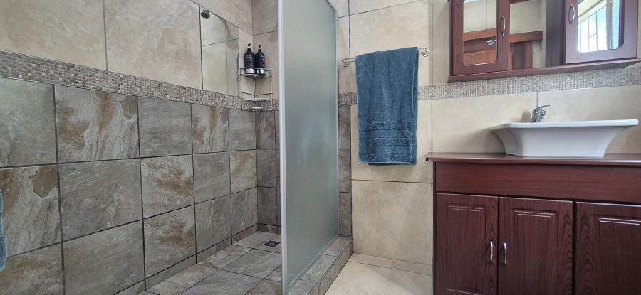 5 Bedroom Property for Sale in Nelspruit Ext 13 Mpumalanga