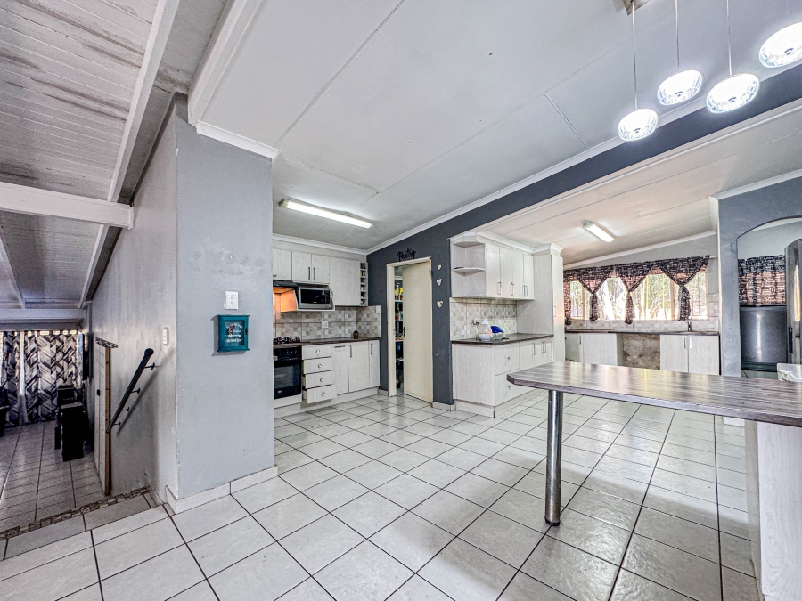 8 Bedroom Property for Sale in Nelspruit Ext 2 Mpumalanga