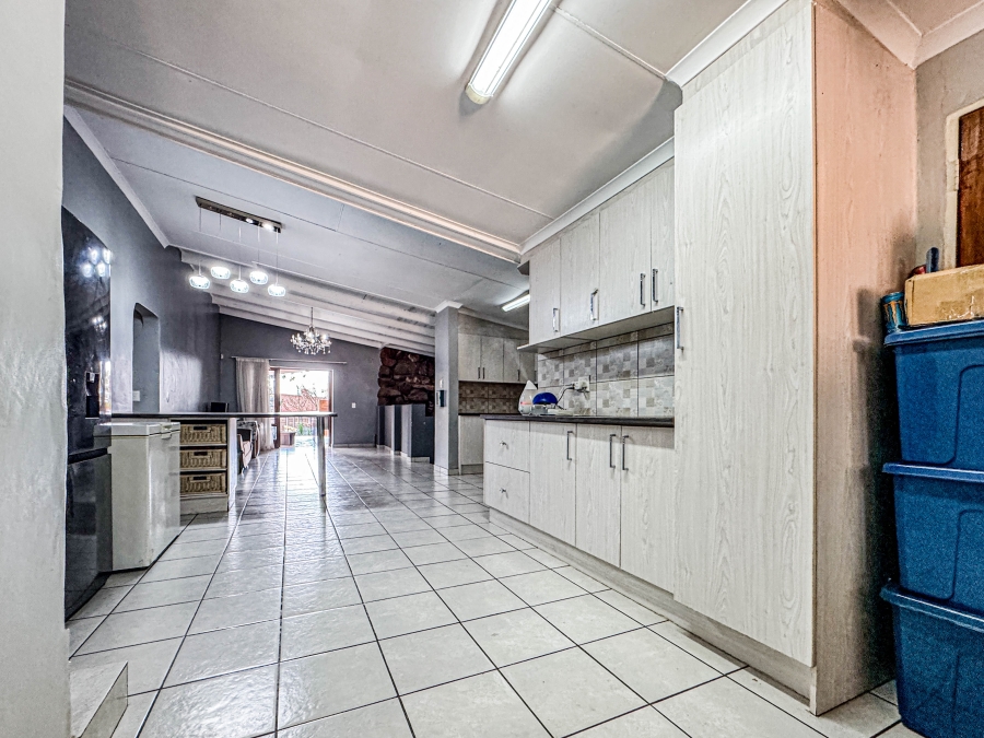 8 Bedroom Property for Sale in Nelspruit Ext 2 Mpumalanga