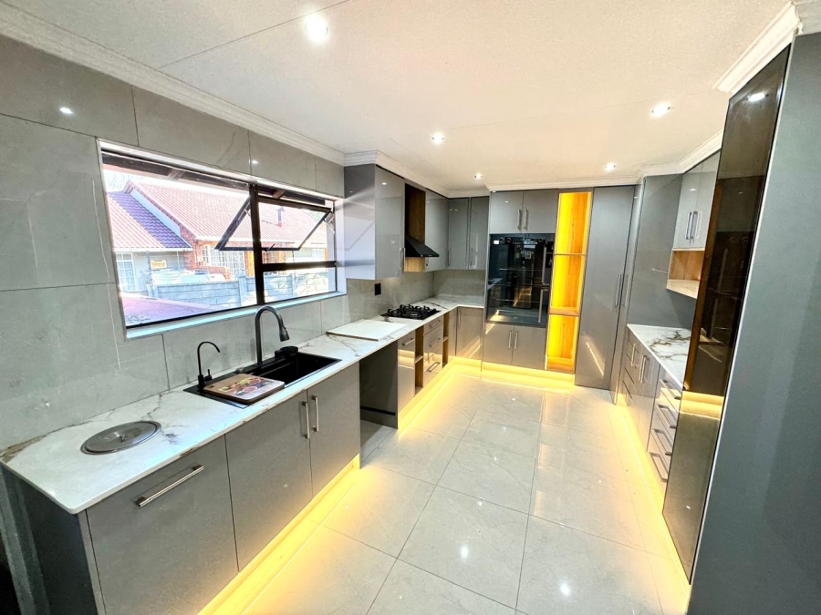 3 Bedroom Property for Sale in Secunda Mpumalanga