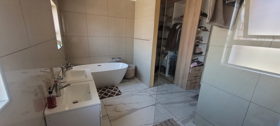 4 Bedroom Property for Sale in Aerorand Mpumalanga