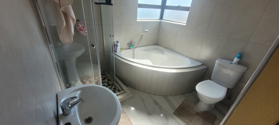 4 Bedroom Property for Sale in Aerorand Mpumalanga