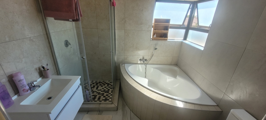 4 Bedroom Property for Sale in Aerorand Mpumalanga