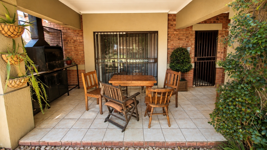 3 Bedroom Property for Sale in Sonheuwel Ext 1 Mpumalanga