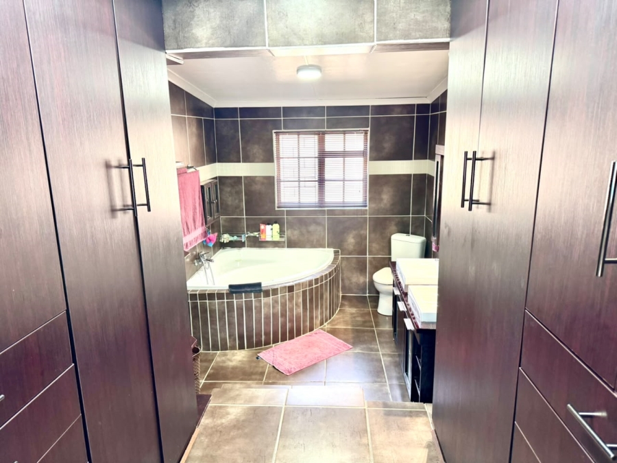 4 Bedroom Property for Sale in Secunda Mpumalanga