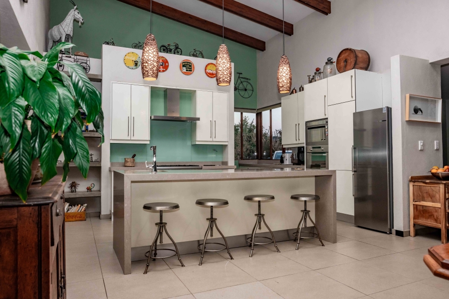 8 Bedroom Property for Sale in White River Mpumalanga