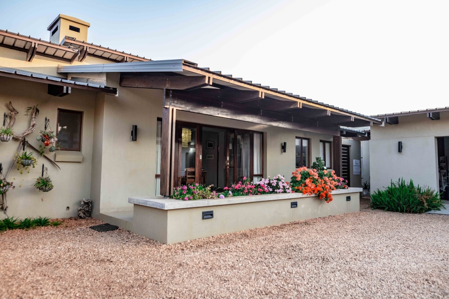 8 Bedroom Property for Sale in White River Mpumalanga
