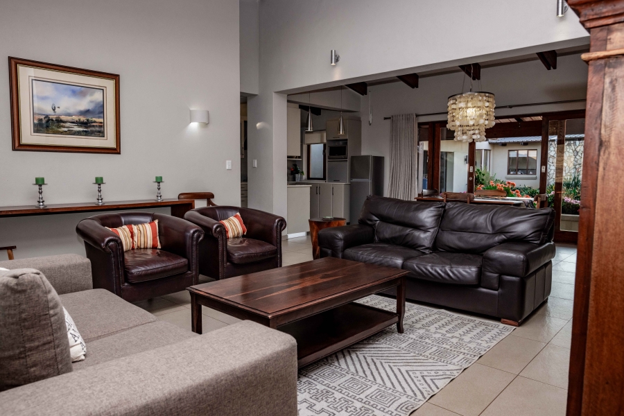 8 Bedroom Property for Sale in White River Mpumalanga