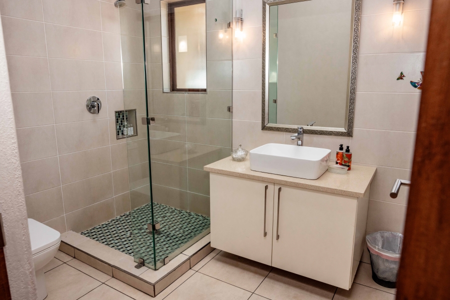8 Bedroom Property for Sale in White River Mpumalanga
