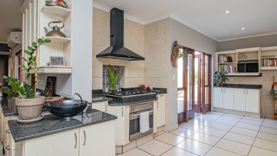 3 Bedroom Property for Sale in Matumi Golf Estate Mpumalanga