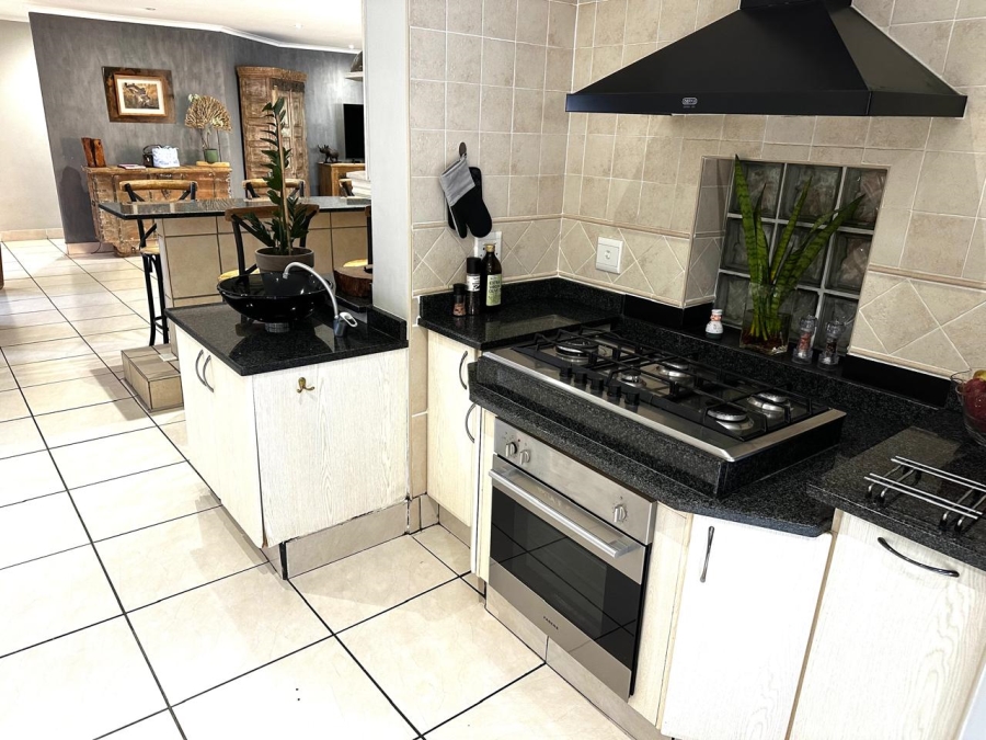 3 Bedroom Property for Sale in Matumi Golf Estate Mpumalanga