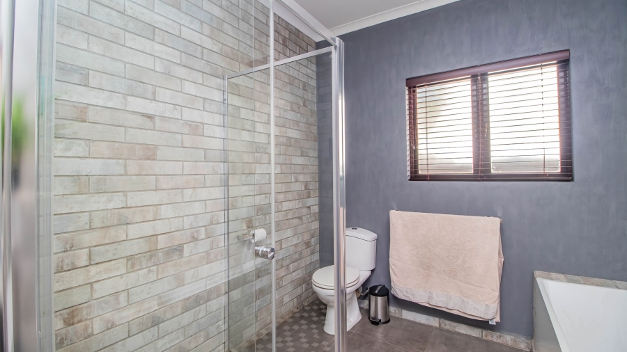 3 Bedroom Property for Sale in Matumi Golf Estate Mpumalanga