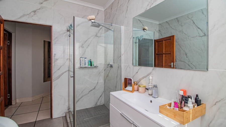 3 Bedroom Property for Sale in Matumi Golf Estate Mpumalanga
