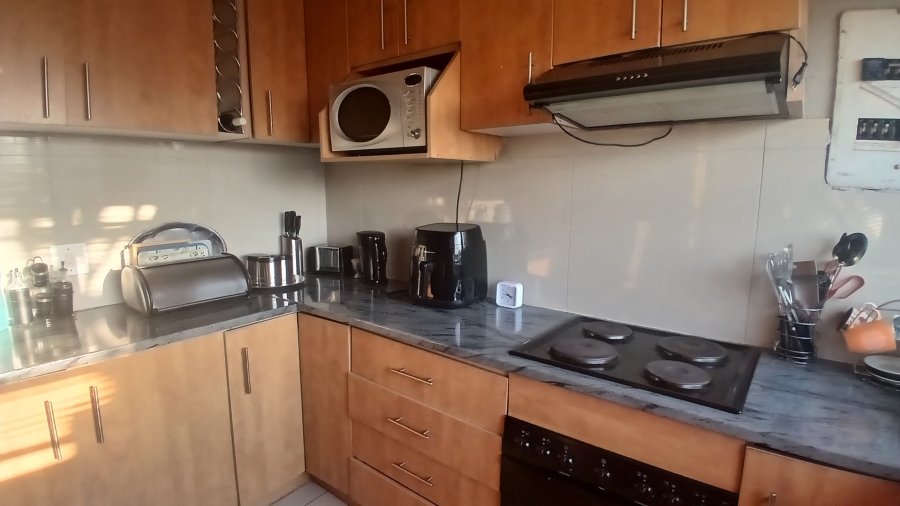 2 Bedroom Property for Sale in Sonheuwel Ext 1 Mpumalanga
