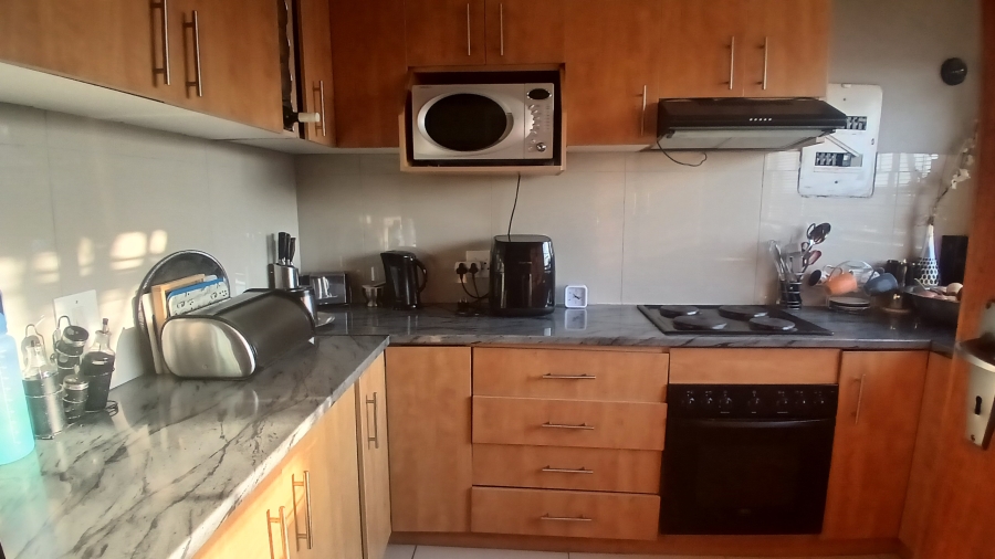 2 Bedroom Property for Sale in Sonheuwel Ext 1 Mpumalanga