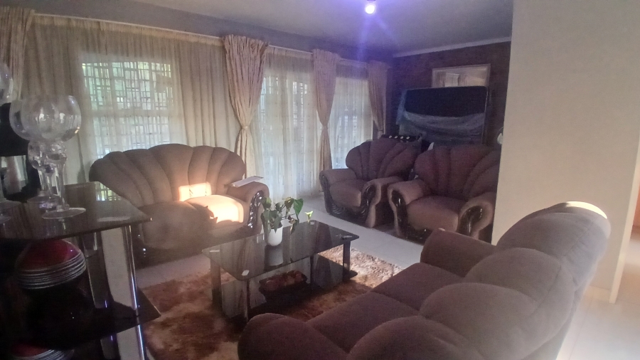 2 Bedroom Property for Sale in Sonheuwel Ext 1 Mpumalanga