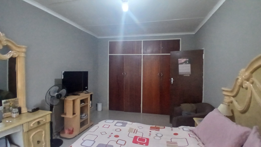 2 Bedroom Property for Sale in Sonheuwel Ext 1 Mpumalanga