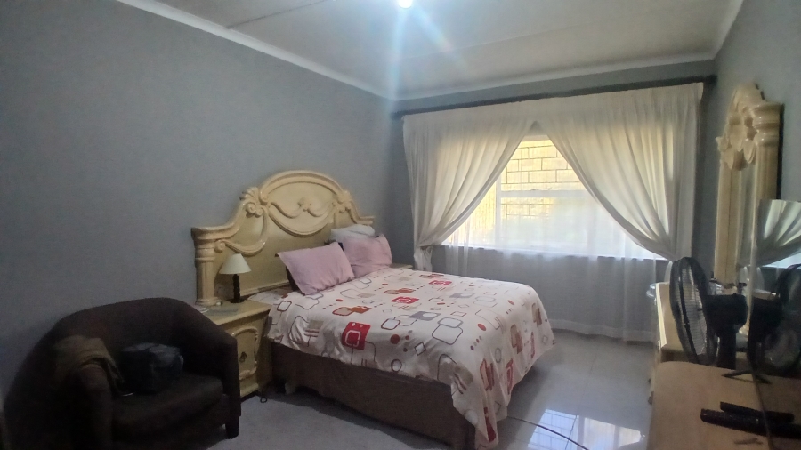 2 Bedroom Property for Sale in Sonheuwel Ext 1 Mpumalanga