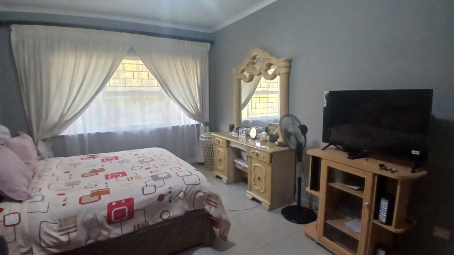 2 Bedroom Property for Sale in Sonheuwel Ext 1 Mpumalanga