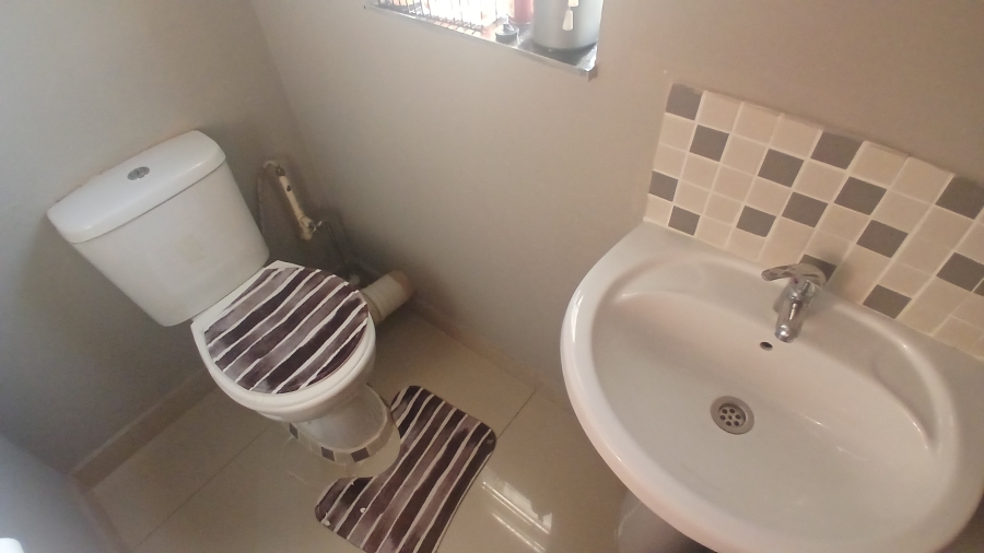 2 Bedroom Property for Sale in Sonheuwel Ext 1 Mpumalanga