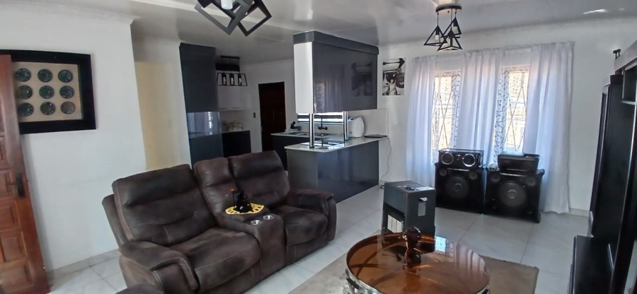 3 Bedroom Property for Sale in Jackaroo Park Mpumalanga