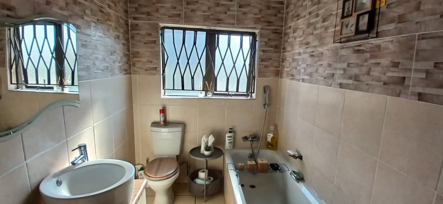 3 Bedroom Property for Sale in Jackaroo Park Mpumalanga